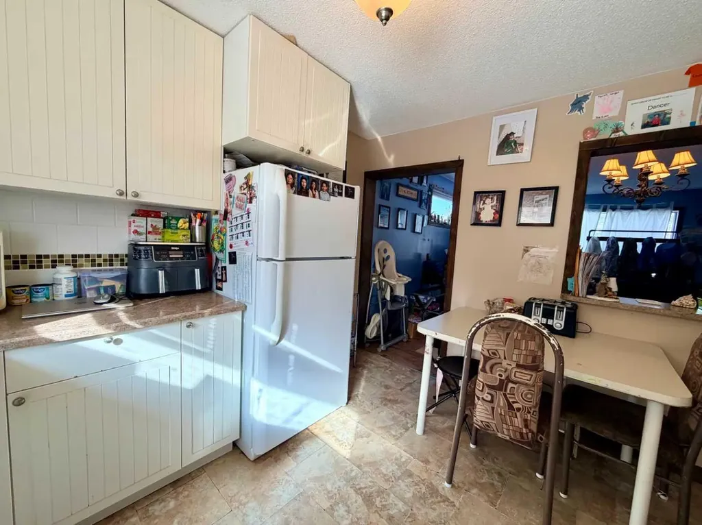 5126 56 Street Rocky Mountain House AB T4T 1L5