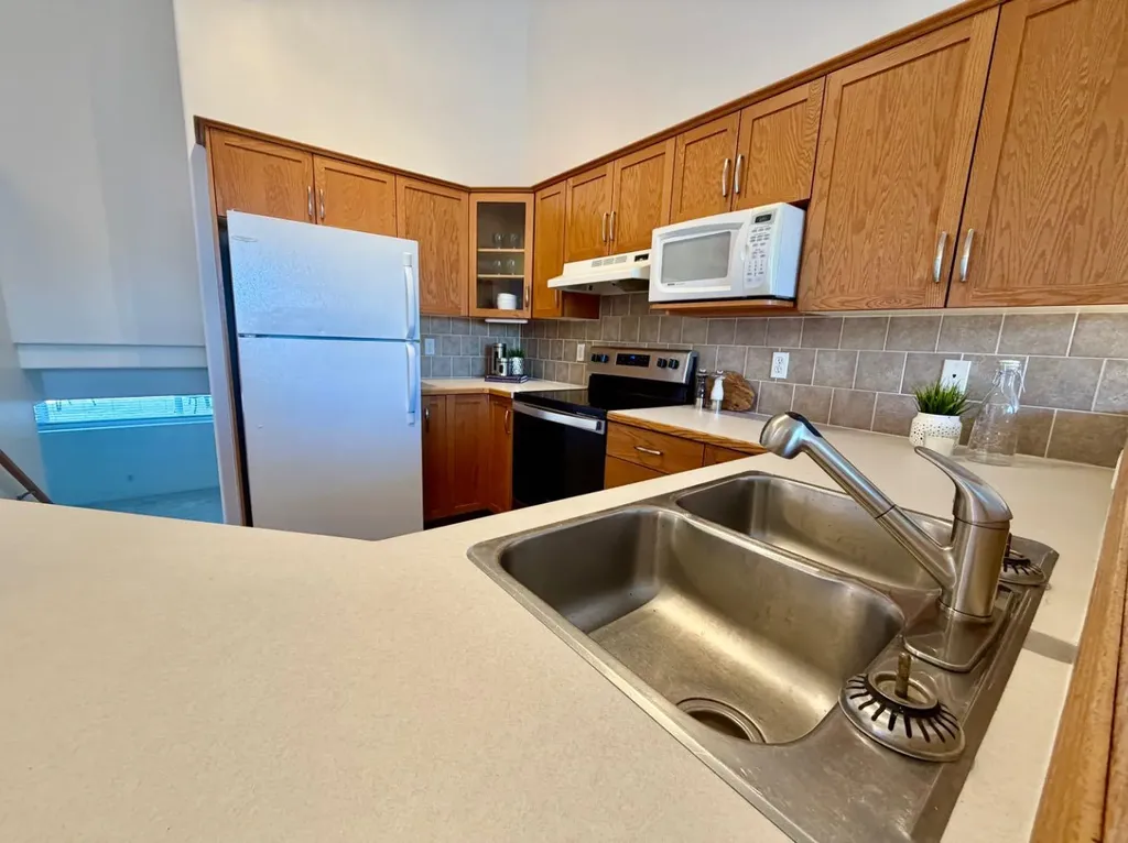 613 Squamish Lane W Lethbridge AB T1K 7W7