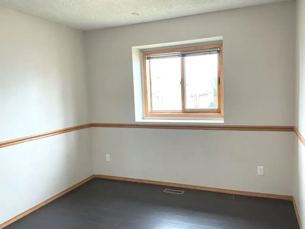 29 Lyons Crescent Whitecourt AB T7S 1B9