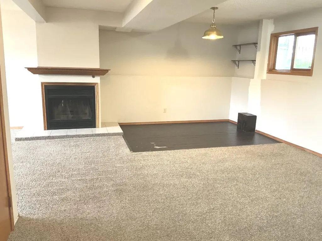 29 Lyons Crescent Whitecourt AB T7S 1B9