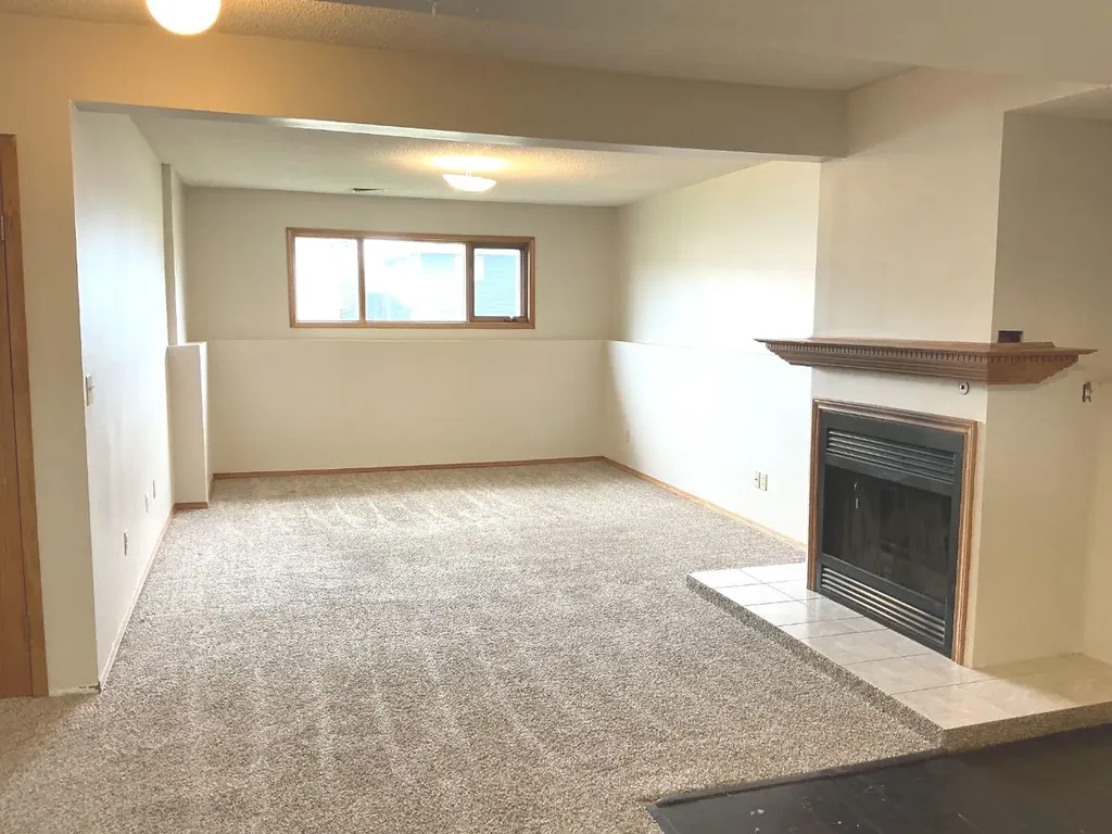 29 Lyons Crescent Whitecourt AB T7S 1B9