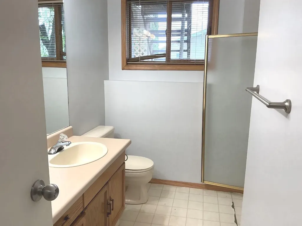 29 Lyons Crescent Whitecourt AB T7S 1B9