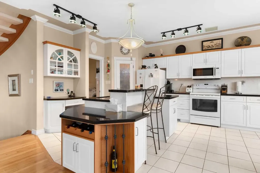 22 Turner Crescent SE Medicine Hat AB T1B4K9