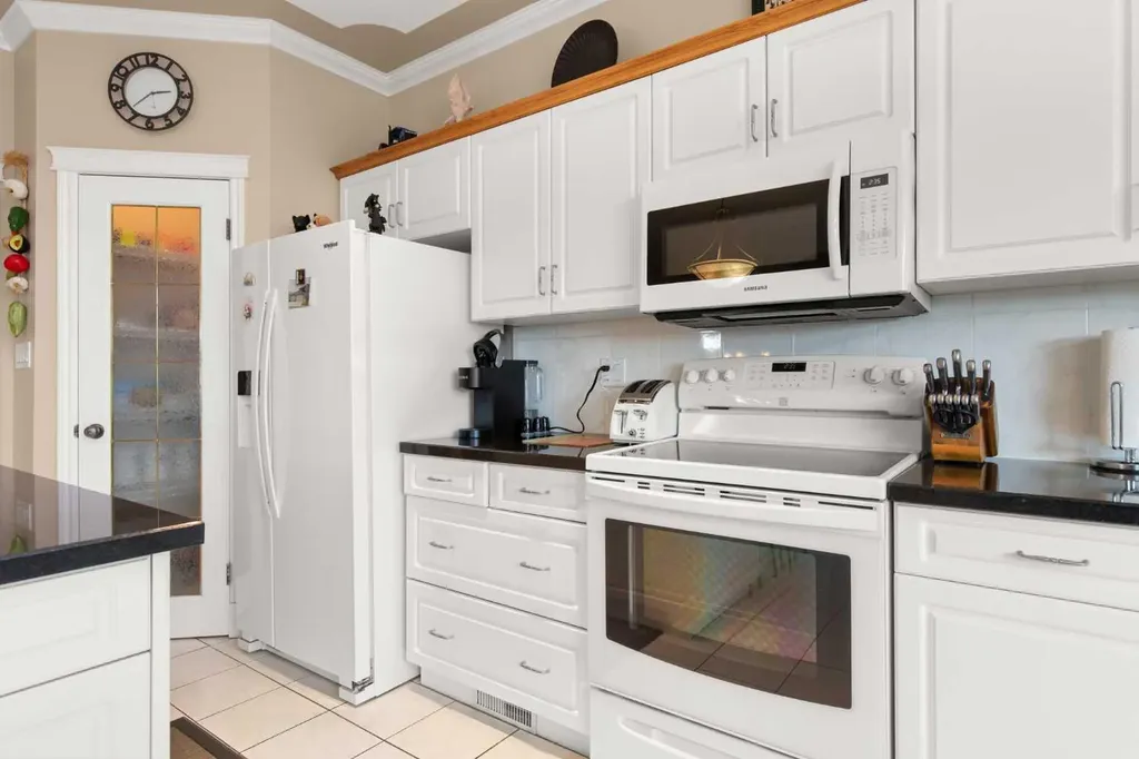22 Turner Crescent SE Medicine Hat AB T1B4K9