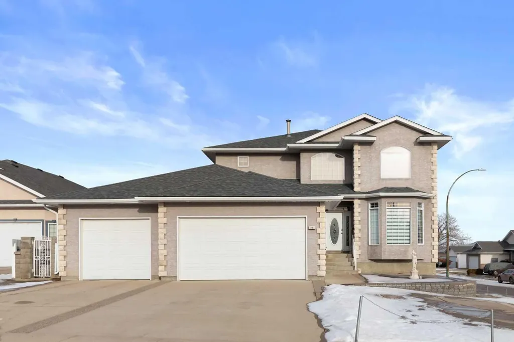22 Turner Crescent SE Medicine Hat AB T1B4K9