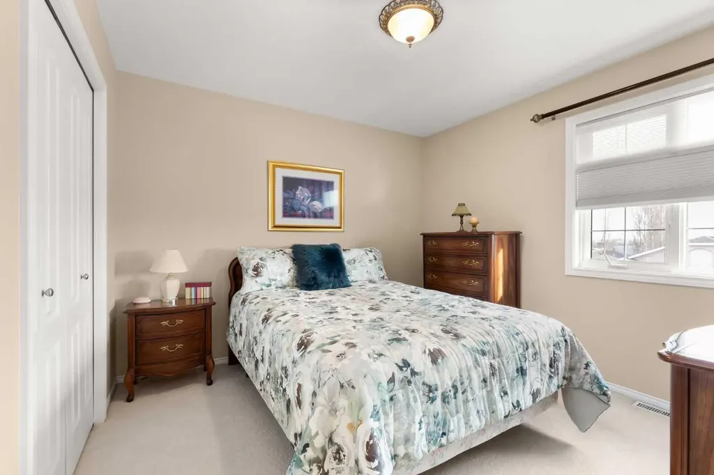 22 Turner Crescent SE Medicine Hat AB T1B4K9