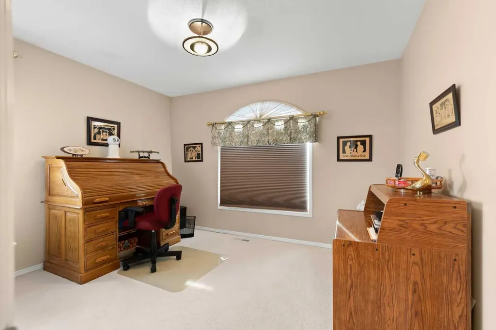 22 Turner Crescent SE Medicine Hat AB T1B4K9