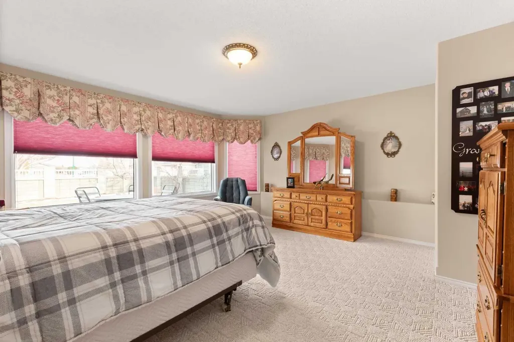 22 Turner Crescent SE Medicine Hat AB T1B4K9