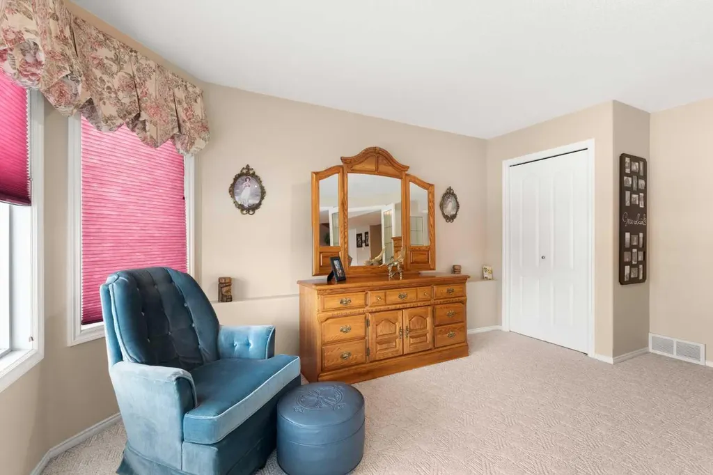22 Turner Crescent SE Medicine Hat AB T1B4K9