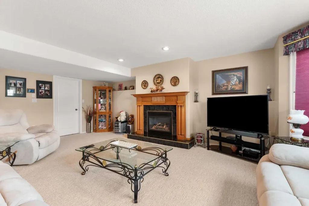 22 Turner Crescent SE Medicine Hat AB T1B4K9