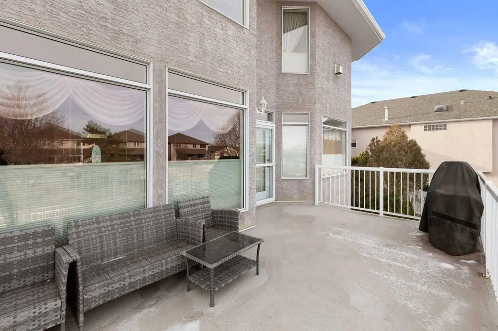 22 Turner Crescent SE Medicine Hat AB T1B4K9