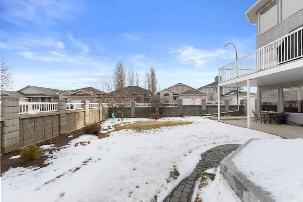 22 Turner Crescent SE Medicine Hat AB T1B4K9