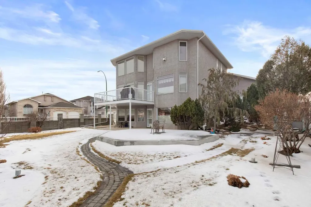 22 Turner Crescent SE Medicine Hat AB T1B4K9
