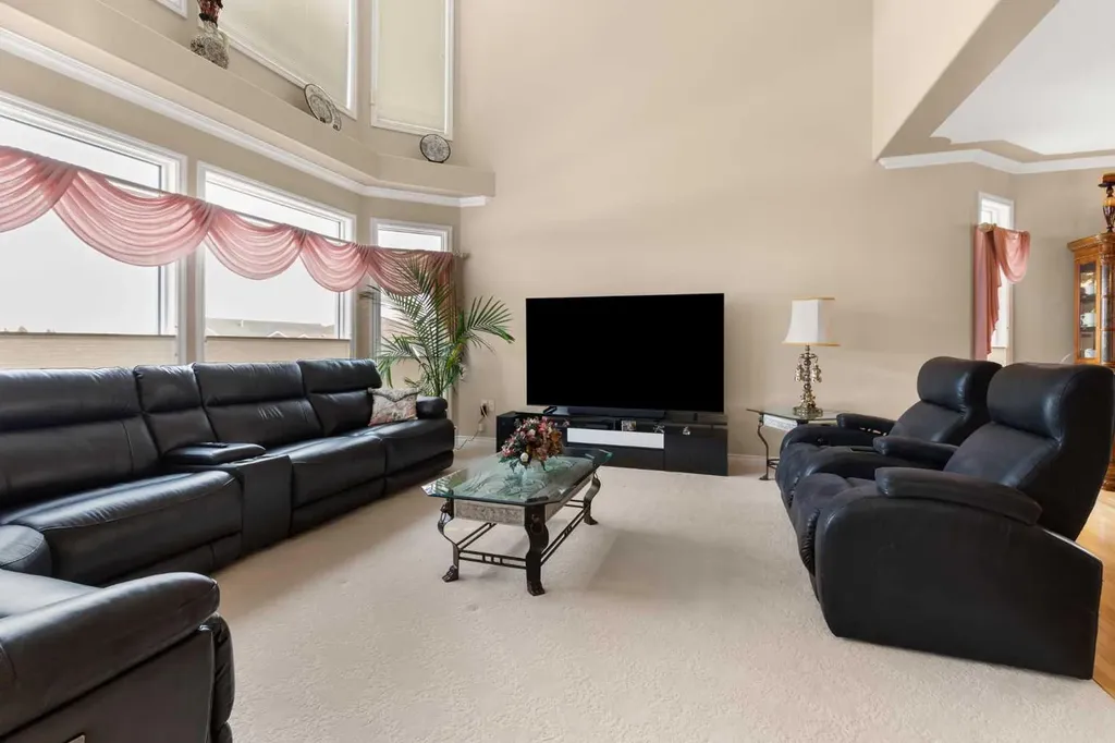 22 Turner Crescent SE Medicine Hat AB T1B4K9
