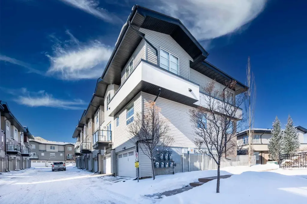 57 Aspen Hills Common SW Calgary AB T3H0R7