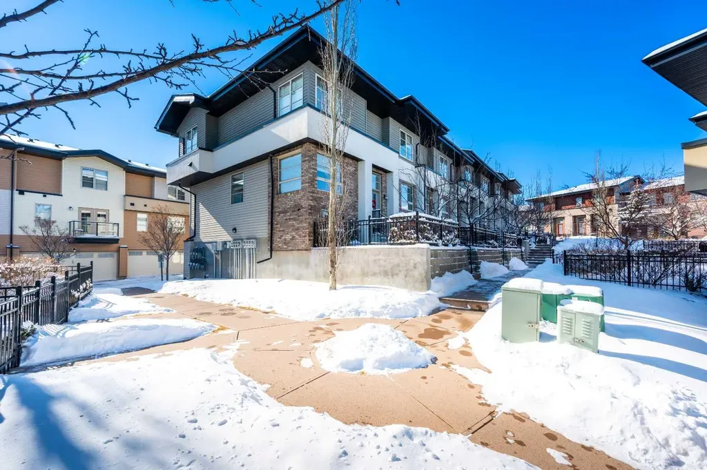 57 Aspen Hills Common SW Calgary AB T3H0R7