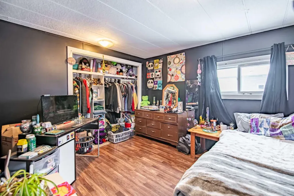 5344 76 Street Red Deer AB T4P2A6