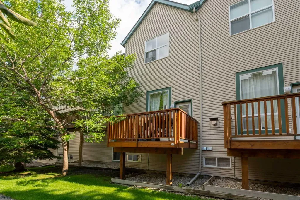 324 Bridlewood Lane SW Calgary AB T2Y 3X8