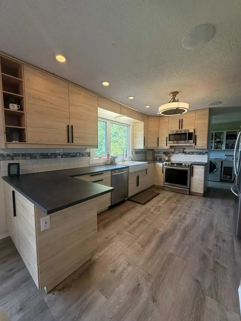 4334 53 Avenue High Prairie AB T0G 1E0