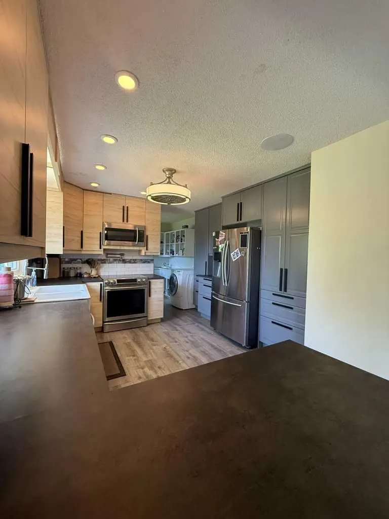 4334 53 Avenue High Prairie AB T0G 1E0