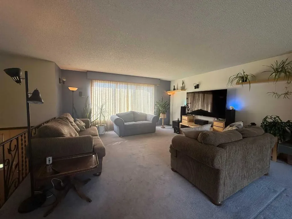 4334 53 Avenue High Prairie AB T0G 1E0