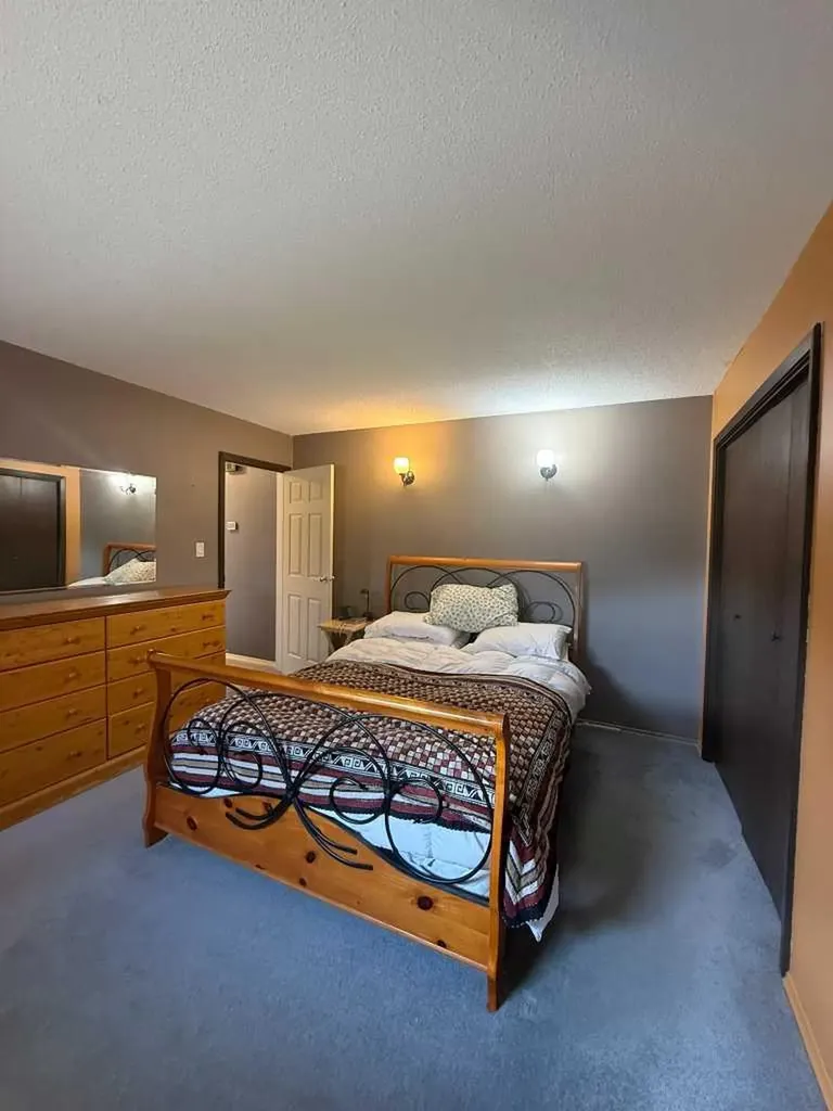 4334 53 Avenue High Prairie AB T0G 1E0