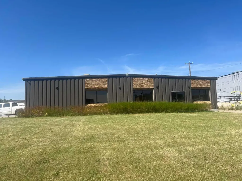308 56 Street Edson AB T7E 1L6