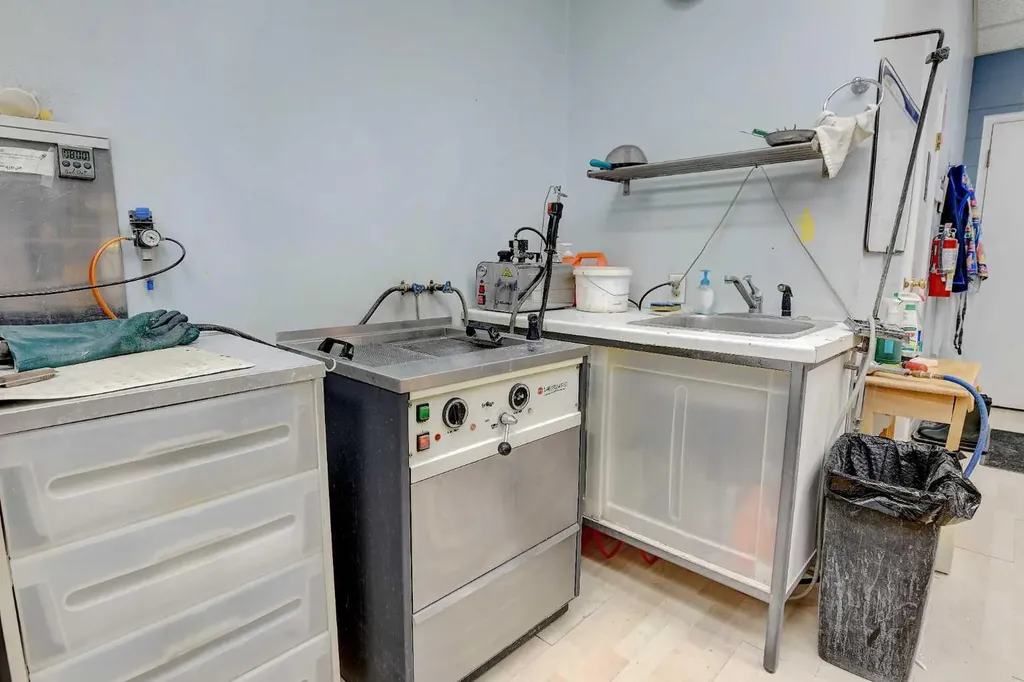10018 101 Avenue Grande Prairie AB T8V 0Y1