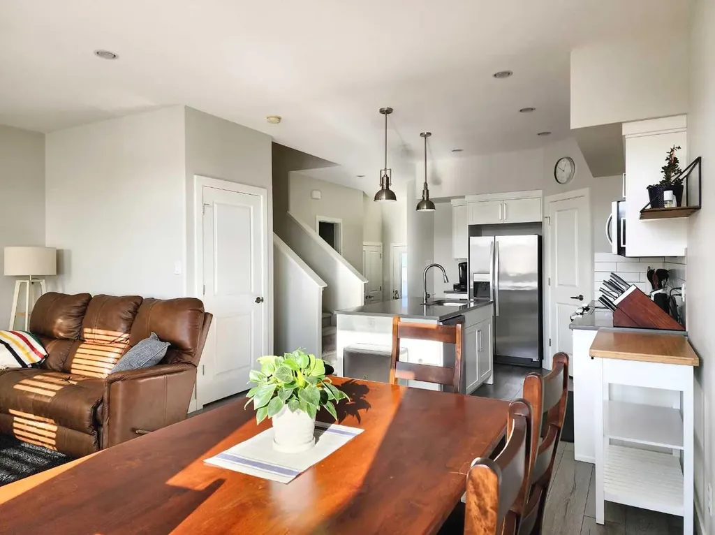 69 Aquitania Circle W Lethbridge AB T1J 5M5