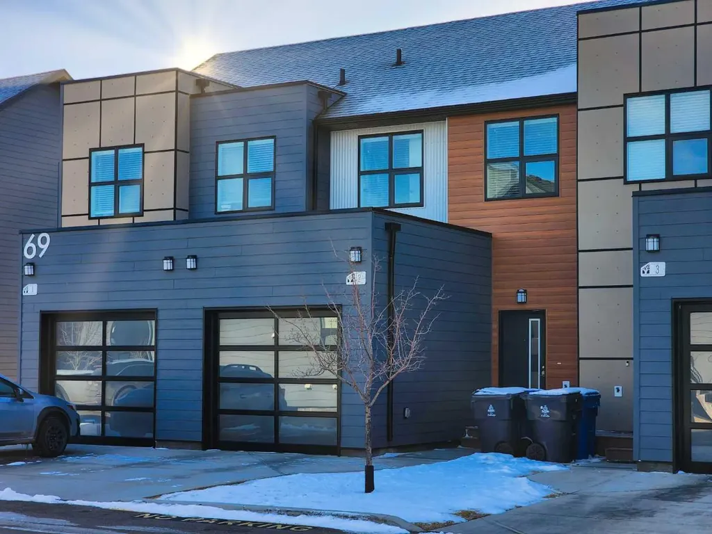 69 Aquitania Circle W Lethbridge AB T1J 5M5