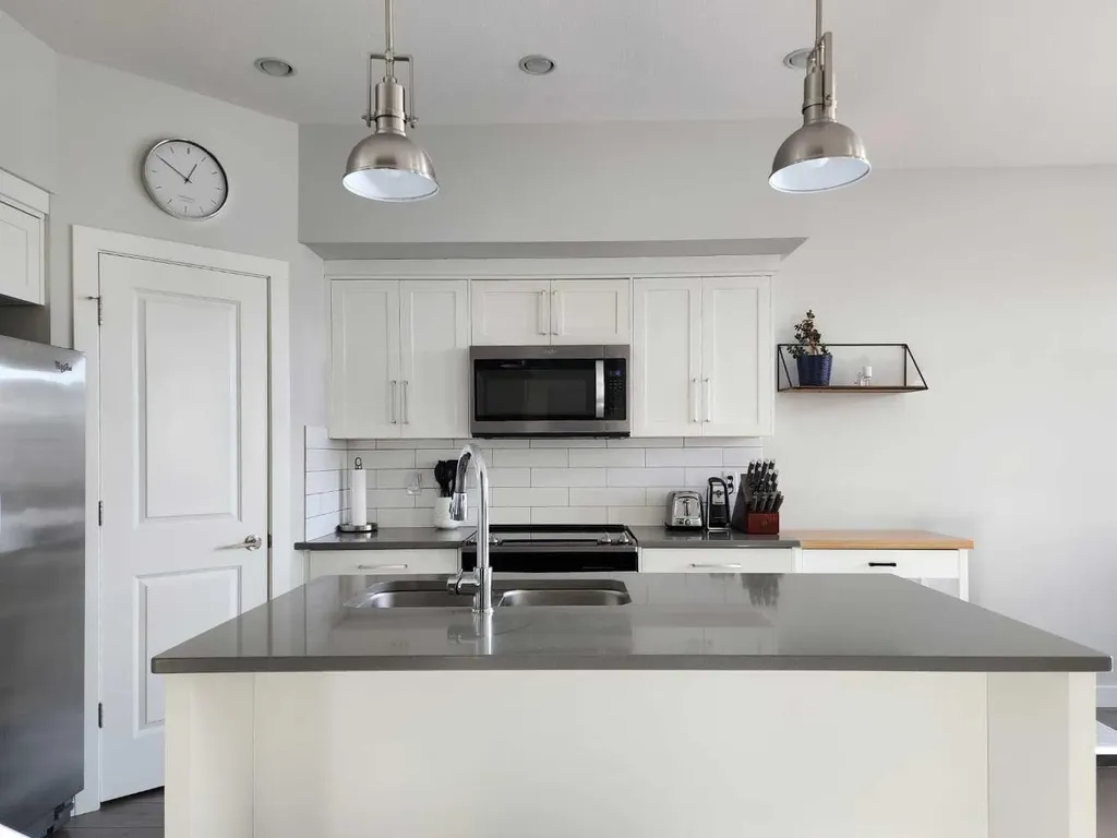 69 Aquitania Circle W Lethbridge AB T1J 5M5