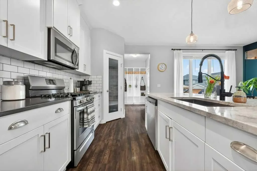 92 Fireside Crescent Cochrane AB T4C 2A3