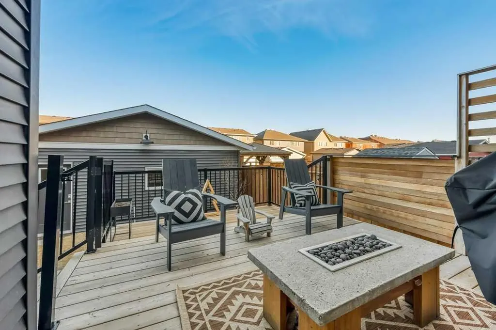 92 Fireside Crescent Cochrane AB T4C 2A3