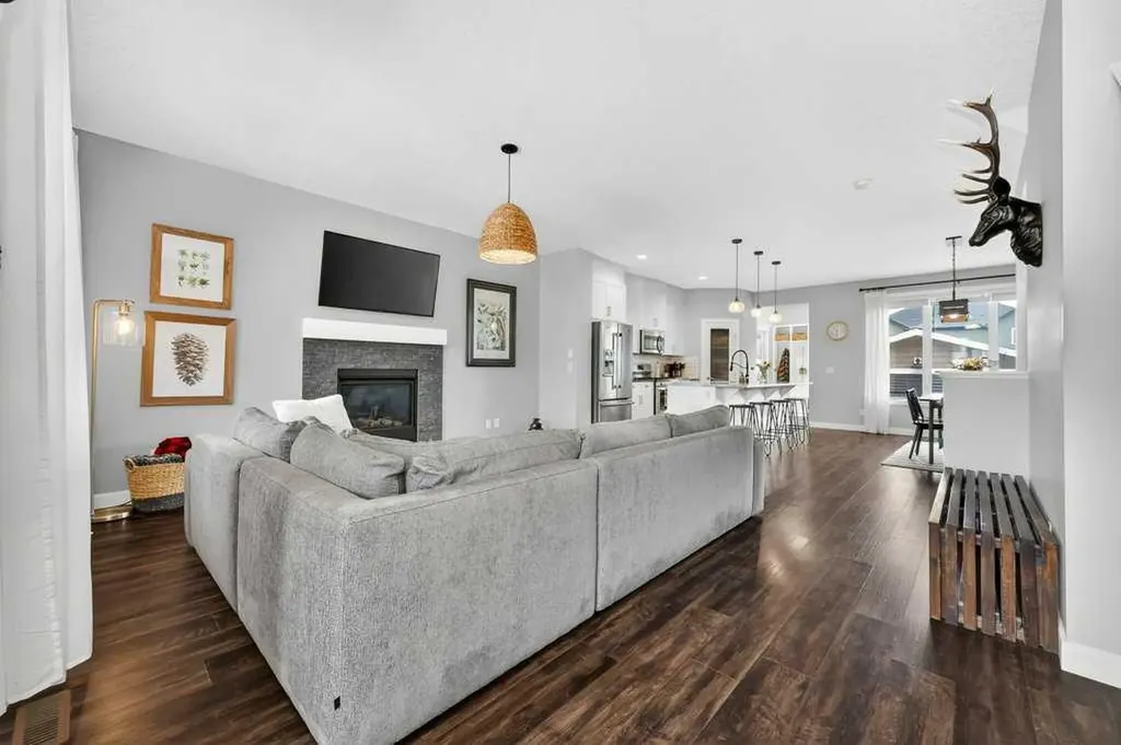 92 Fireside Crescent Cochrane AB T4C 2A3