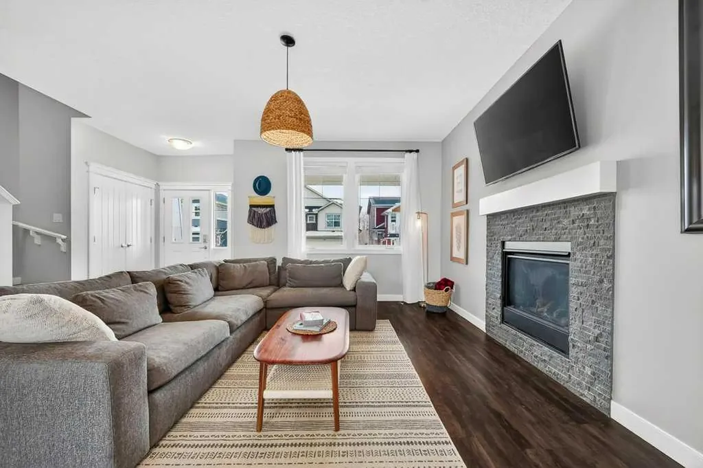 92 Fireside Crescent Cochrane AB T4C 2A3