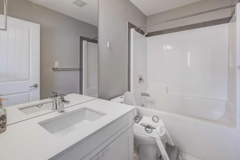 100 Auburn Meadows Common SE Calgary AB T3M 2X7