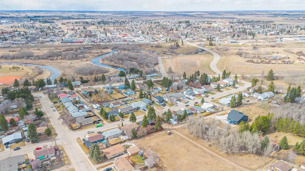 4819 46 Street Ponoka AB T4J 1C2