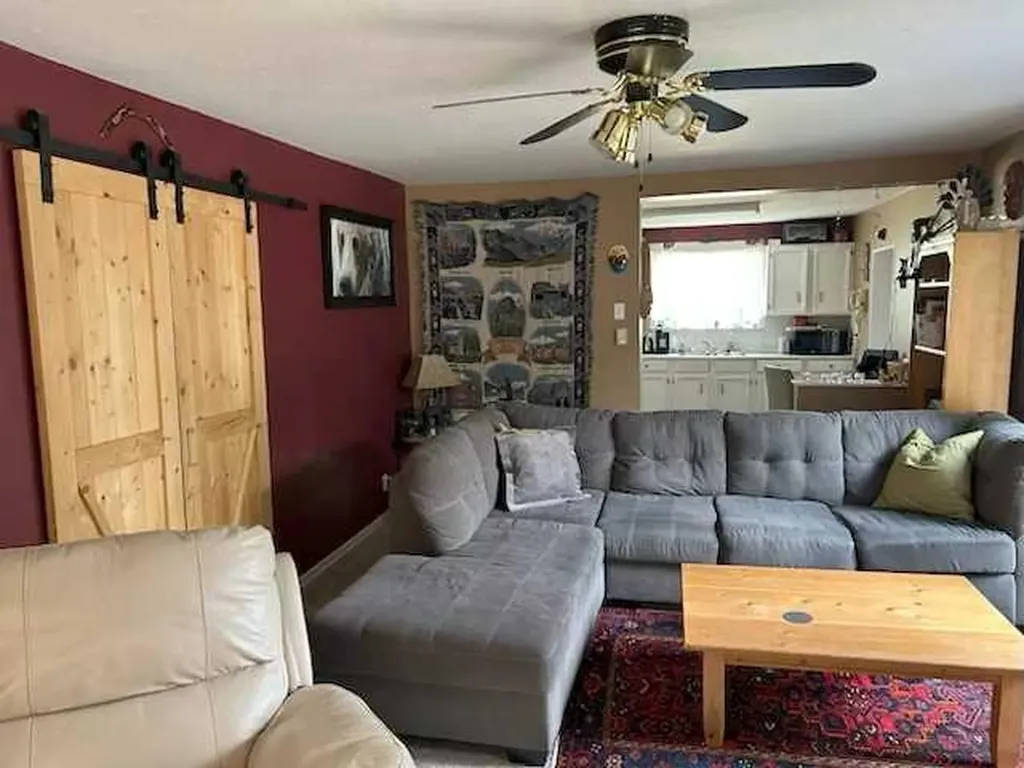 6001 16 Avenue Coleman AB T0K 0M0