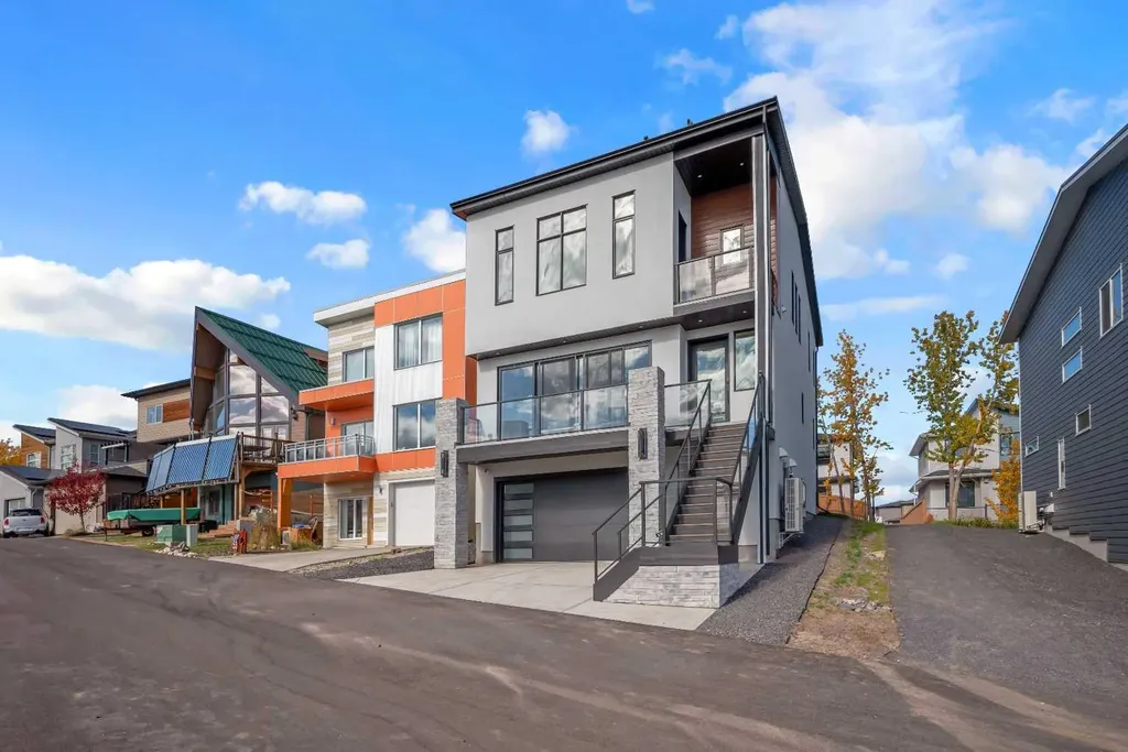 49 Rockhaven Green NW Calgary AB T3G 5H3