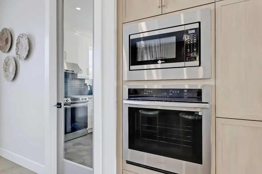 49 Rockhaven Green NW Calgary AB T3G 5H3