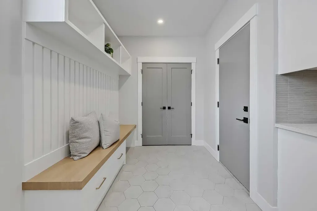 49 Rockhaven Green NW Calgary AB T3G 5H3