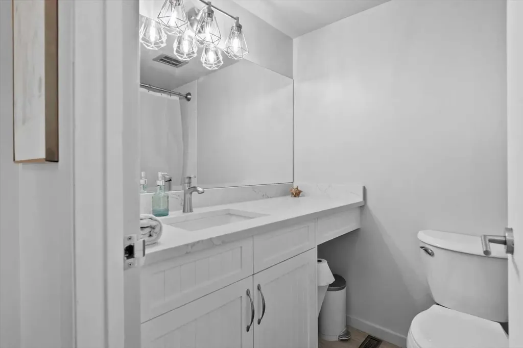 118 Brae Glen Lane SW Calgary AB T2W 1B6