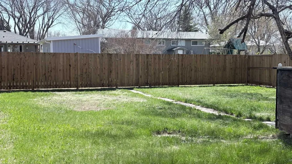 317 2 Avenue E Bow Island AB T0K 0G0