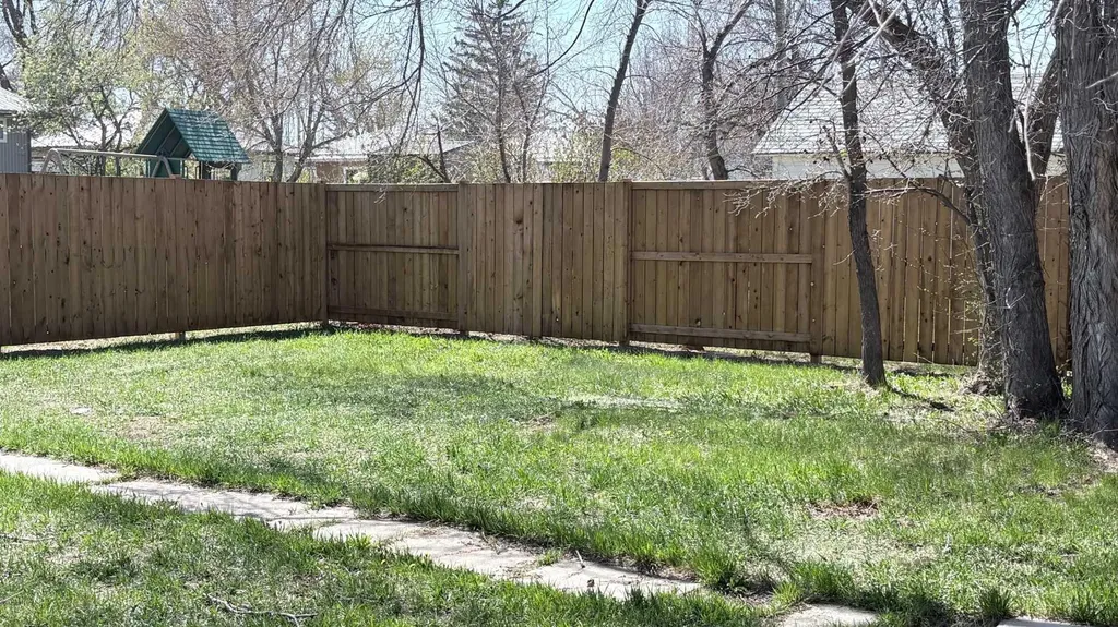 317 2 Avenue E Bow Island AB T0K 0G0