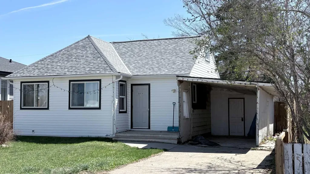 317 2 Avenue E Bow Island AB T0K 0G0