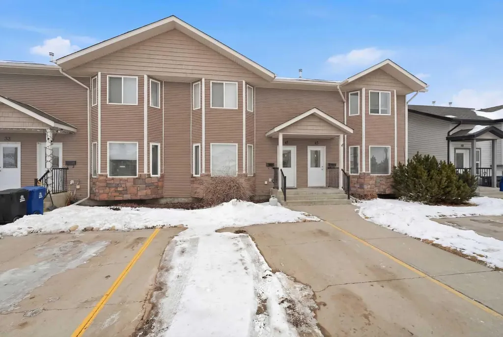 41 Winston Place Blackfalds AB T4M 0K9