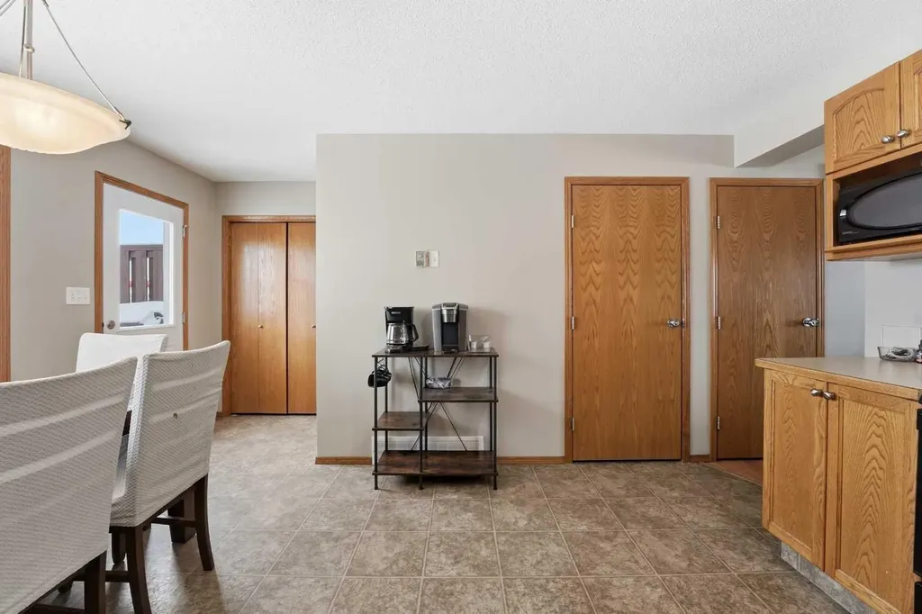 41 Winston Place Blackfalds AB T4M 0K9