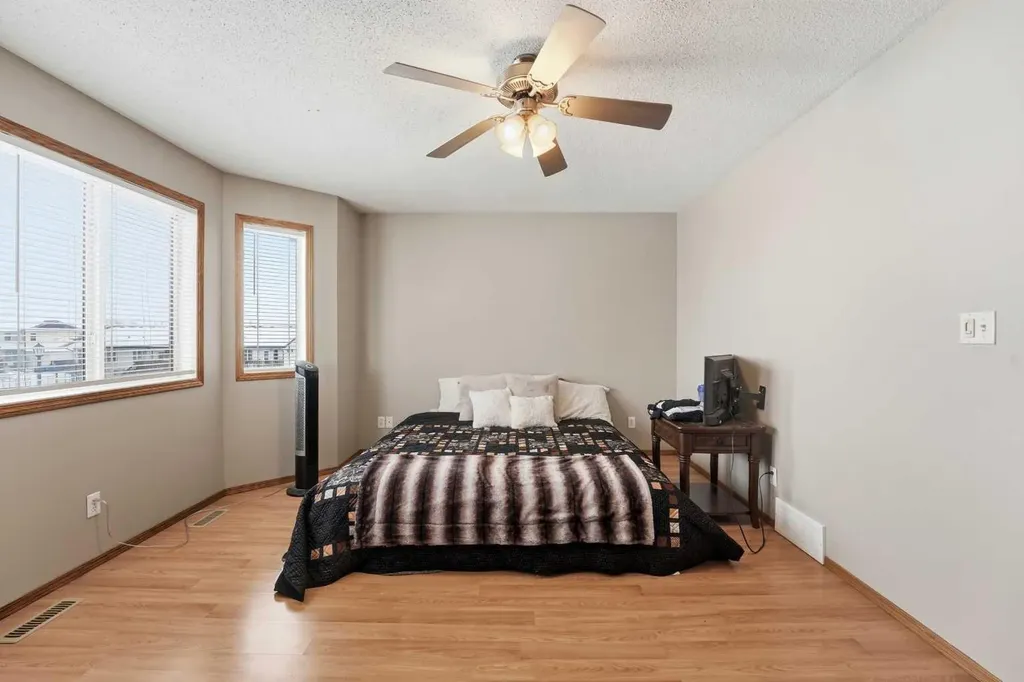 41 Winston Place Blackfalds AB T4M 0K9