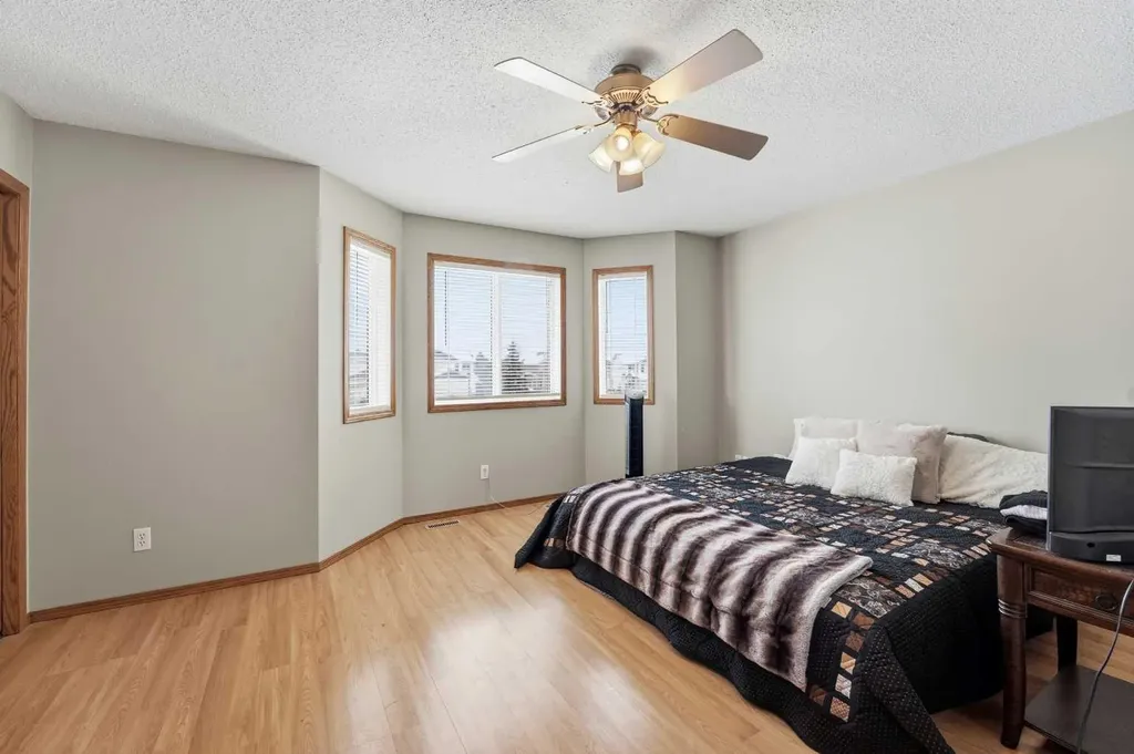 41 Winston Place Blackfalds AB T4M 0K9