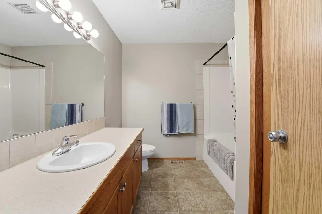 41 Winston Place Blackfalds AB T4M 0K9